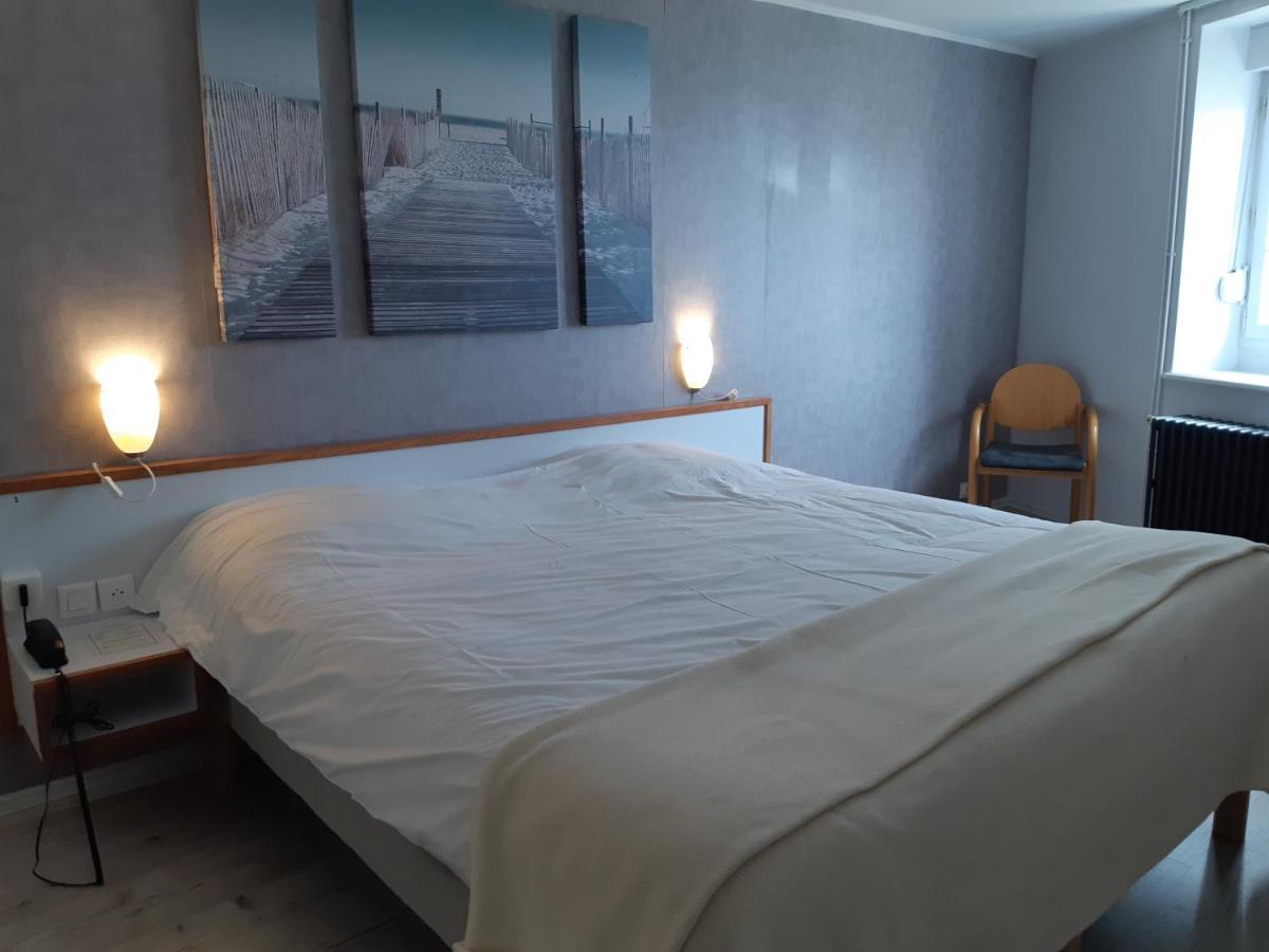 Logis Hotel Les Chardons Bleus Restaurant Le Bistrot De La Mer Roscoff Eksteriør billede