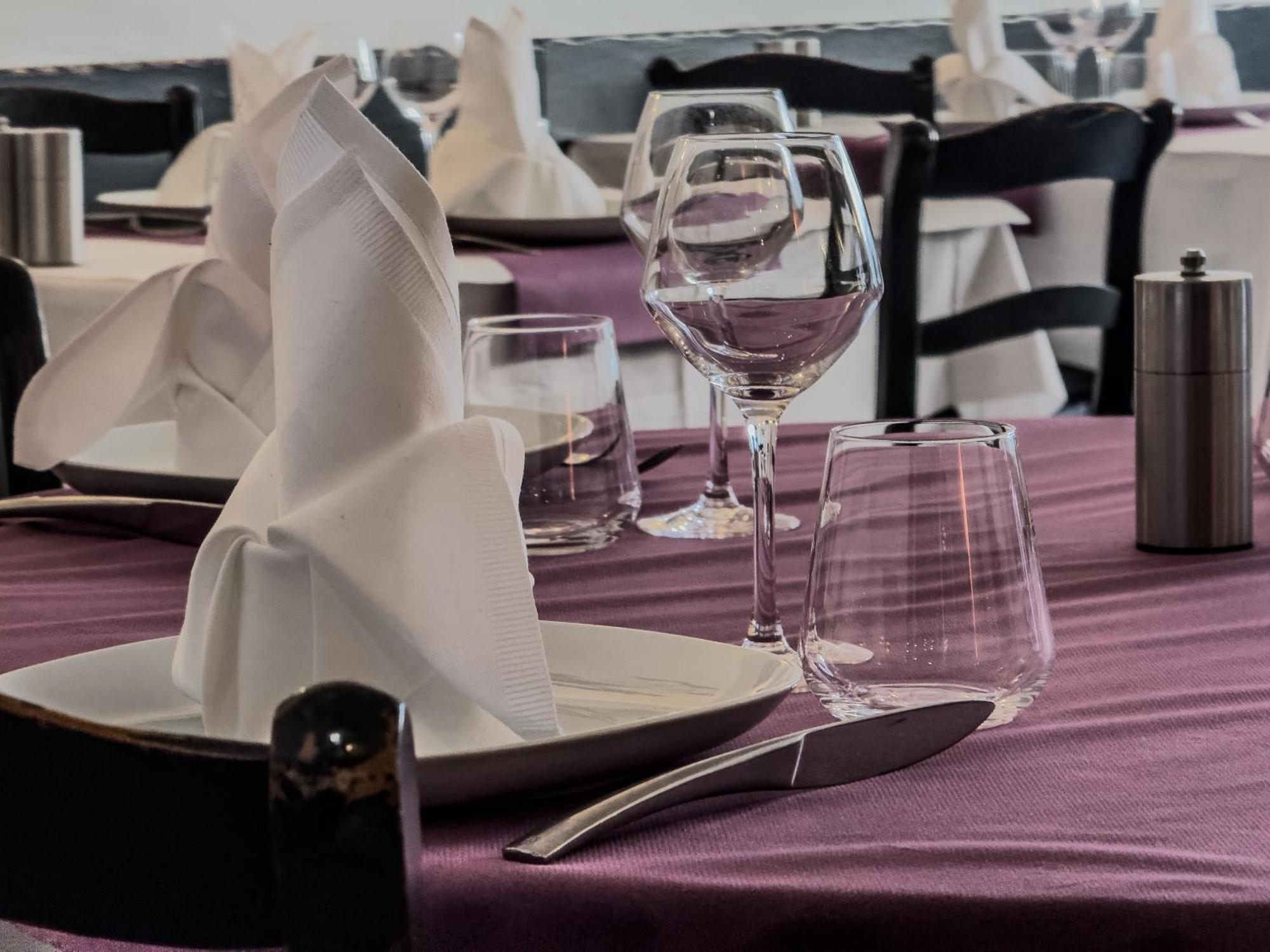Logis Hotel Les Chardons Bleus Restaurant Le Bistrot De La Mer Roscoff Eksteriør billede