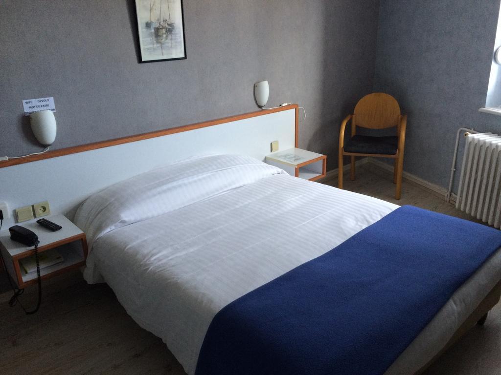 Logis Hotel Les Chardons Bleus Restaurant Le Bistrot De La Mer Roscoff Eksteriør billede